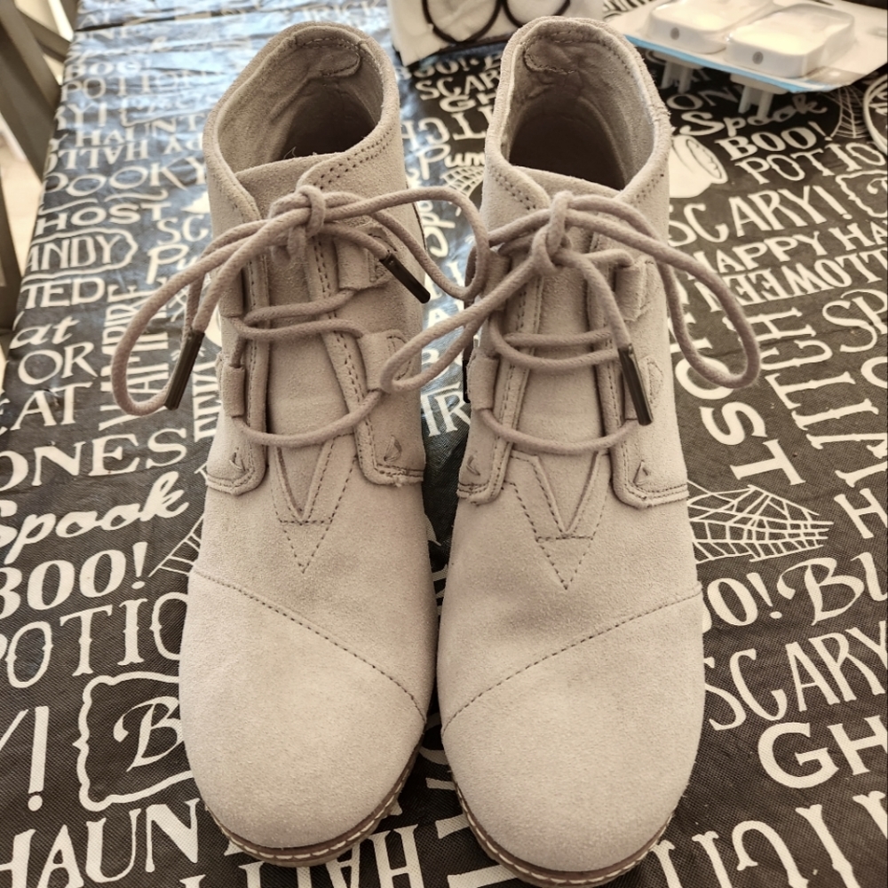Women's TOMS Ankle Wedge 7.5